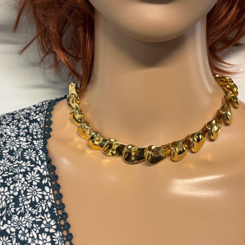 Vintage❤️Monet Opening Night Gold Plated Necklace - Picture 2 of 3